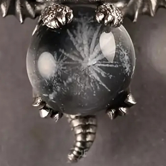 🆕️LAST ONE!🌹ADORABLE BABY DRAGON CLUTCHING PRECIOUS GEM NECKLACE GIFT BOXED - Picture 8 of 17